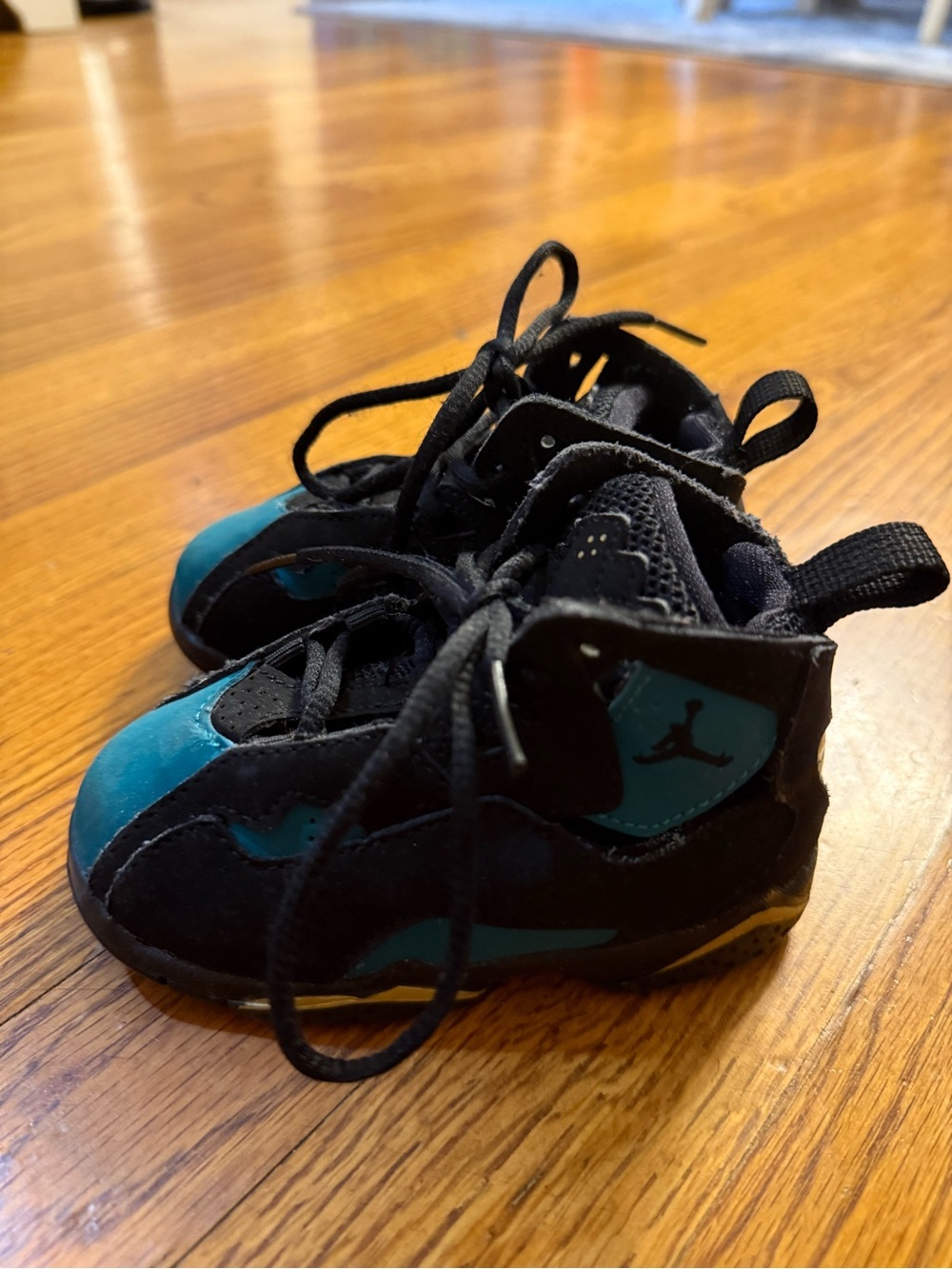 Jordan Toddler Black & Teal High-Top Sneakers